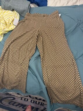 Super soft printed wide leg crop pants